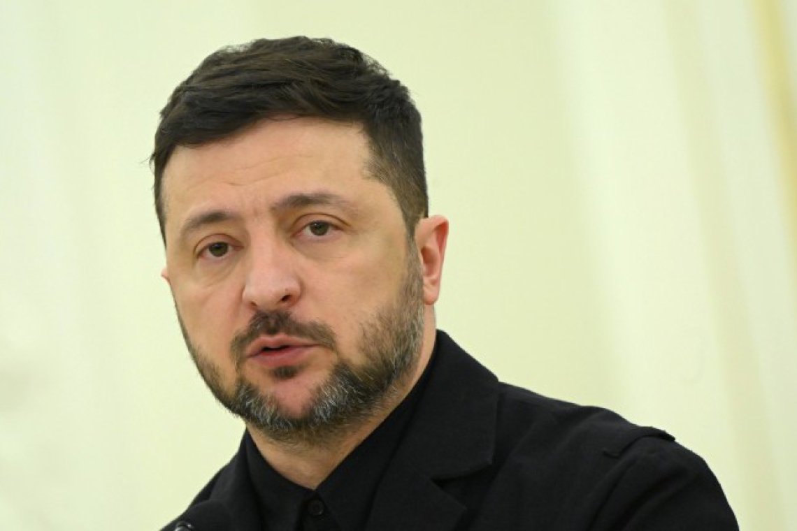 Зеленски: САЩ ни притискат да се изтеглим от Донбас